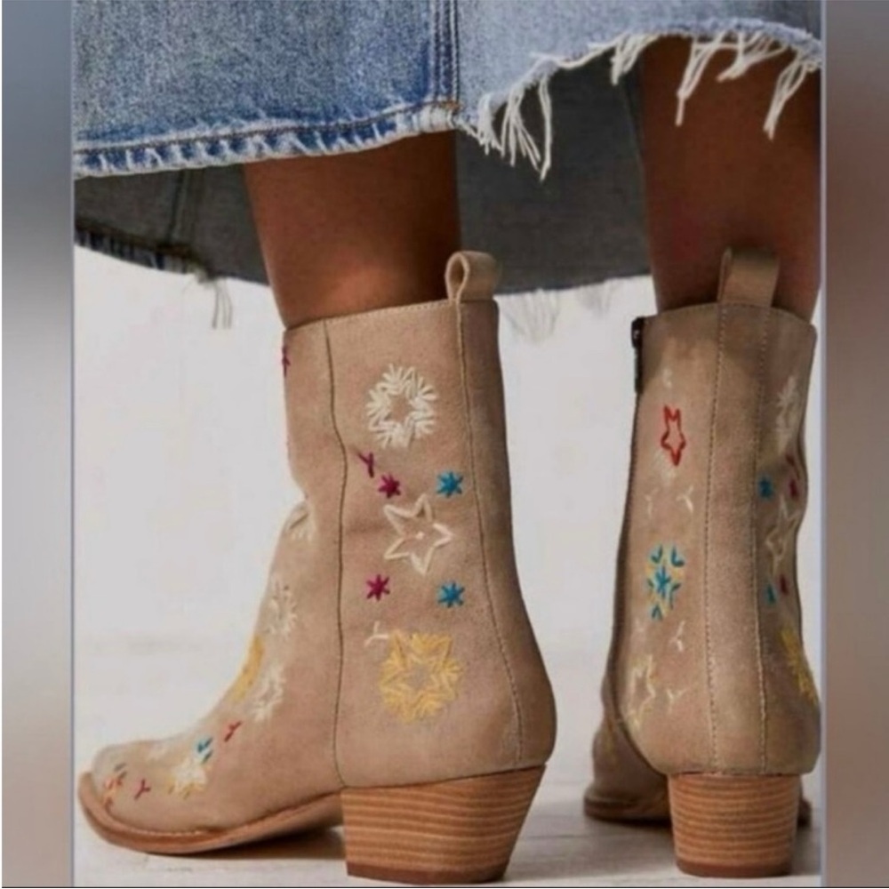 Free People Bowers Embroidered Western Style Cowboy Ankle Boots EUR 39 NWOB 9.5 - Picture 4 of 12